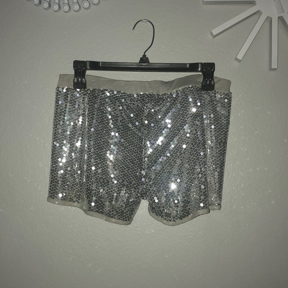 Silver sequin short - Picture 2 of 2